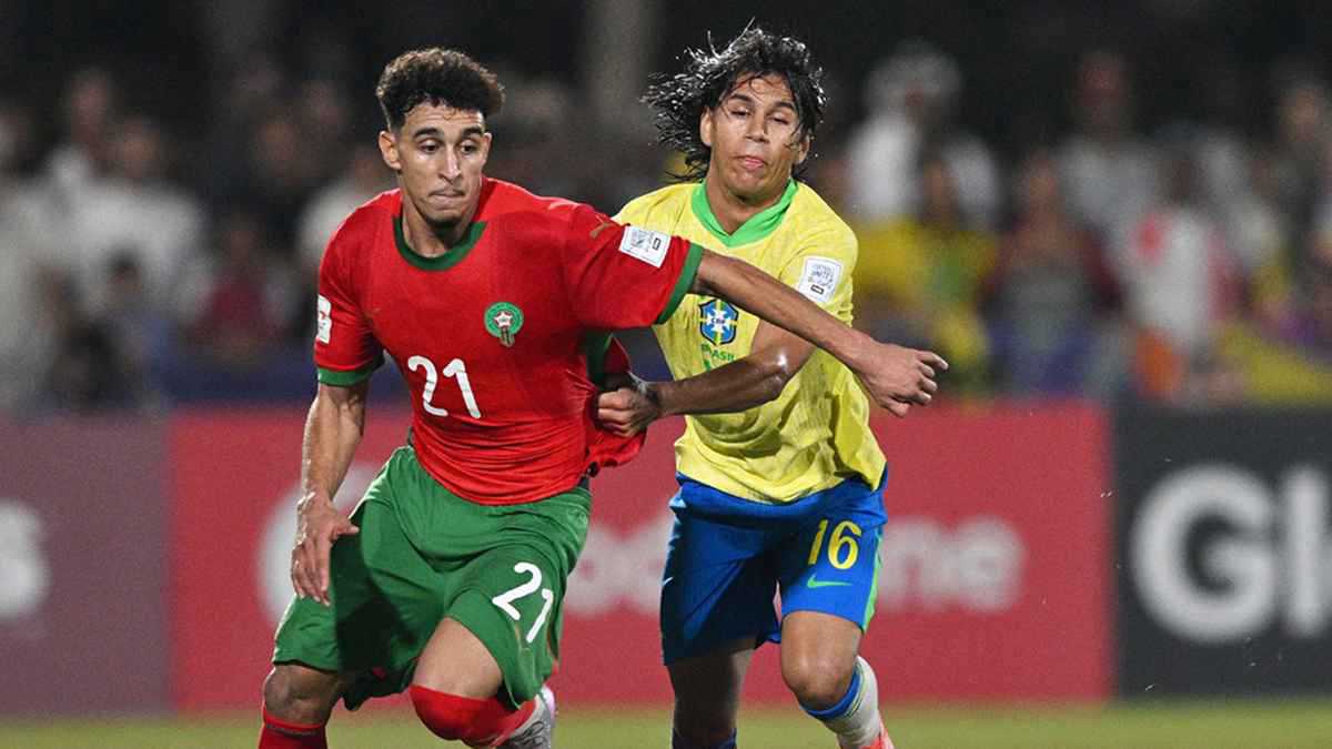 بكاء وسقوط على الأرض.. انهيار لاعبي المغرب بعد الخسارة أمام البرازيل (فيديو)