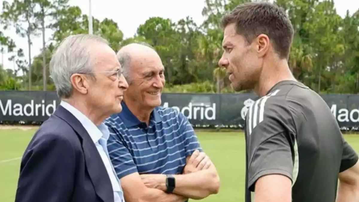 ترك النيران مشتعلة.. لماذا يتجاهل فلورنتينو بيريز “إهانة” تشابي ألونسو؟