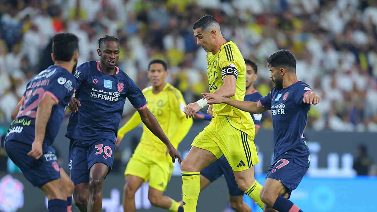 خطأ ضد رونالدو وليست ضربة جزاء.. سمير عثمان يصدم النصر السعودي (فيديو)