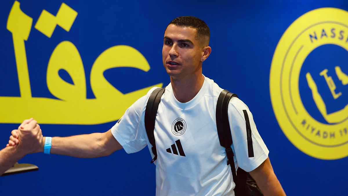 رغم امتلاكه أسطولًا.. لماذا لا يقود كريستيانو رونالدو سياراته؟