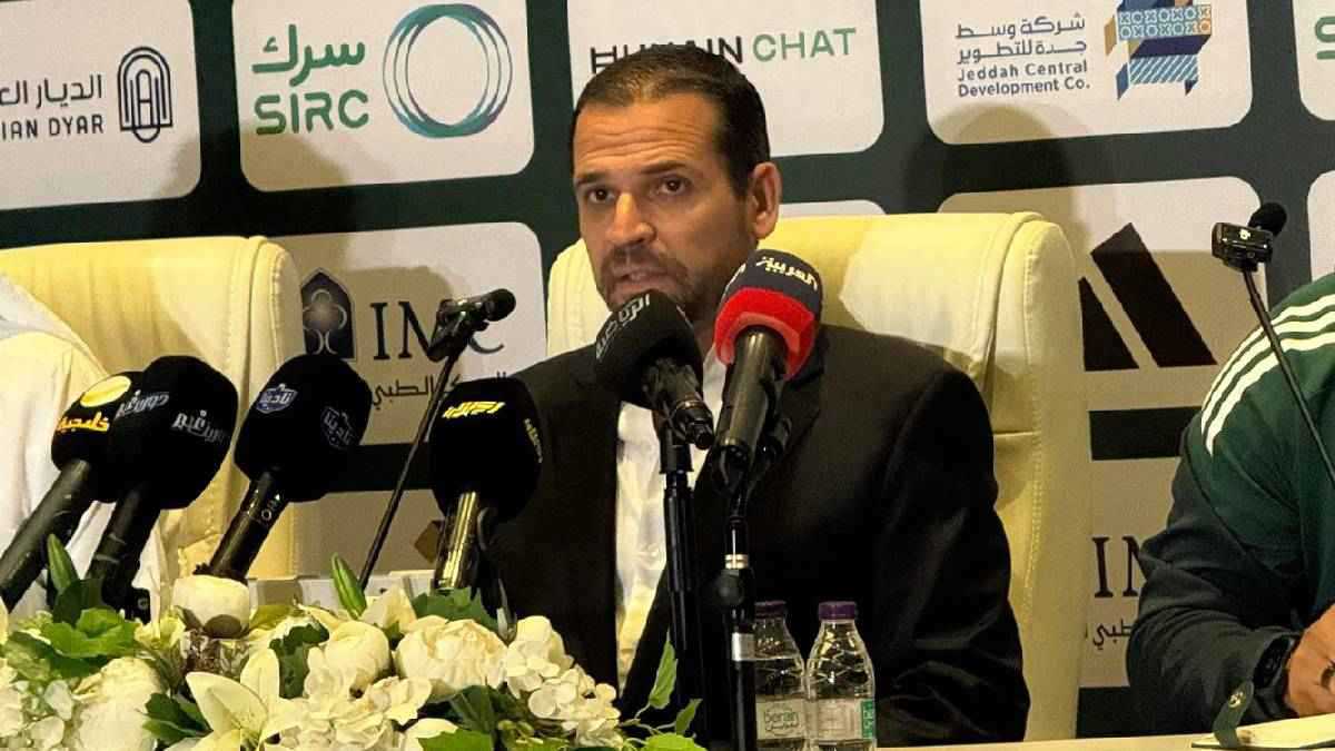 روي بيدرو يرد على أنباء رحيل توني عن الأهلي السعودي