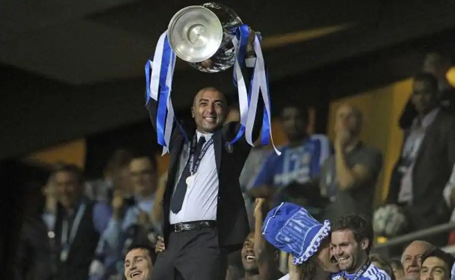 روبرتو دي ماتيو مدرب تشيلسي السابق