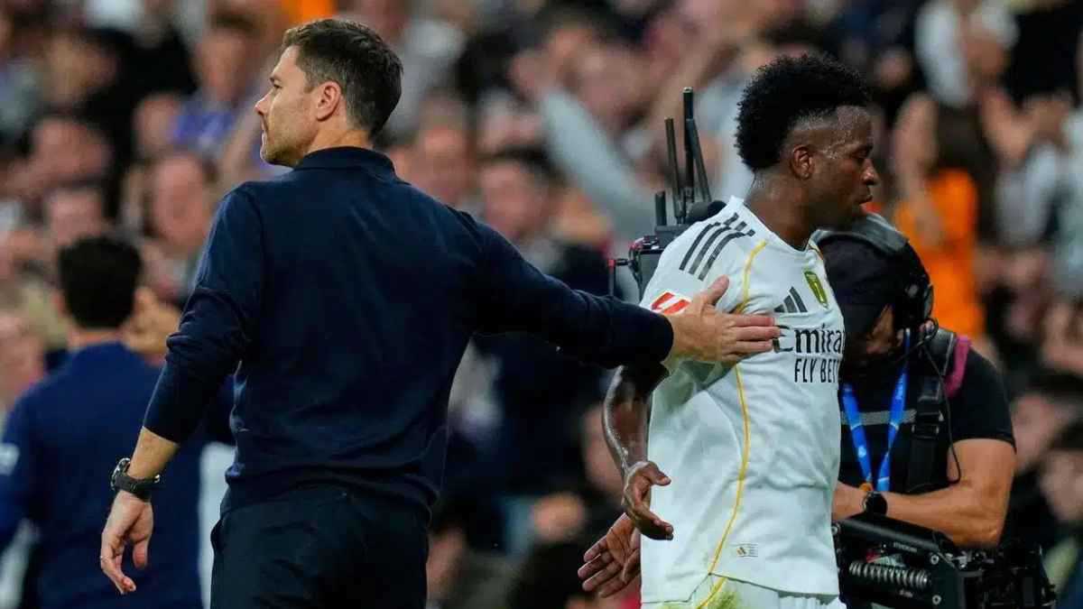 سر الانتفاضة.. ماذا فعل تشابي ألونسو لإنهاء “التمرد”؟