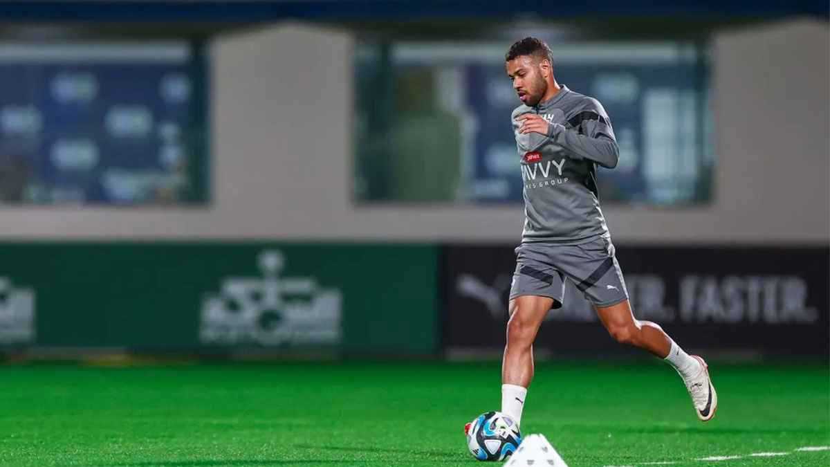 سيحسم القضية.. خبير قانوني يزف بشرى سارة لنادي الهلال السعودي (فيديو)