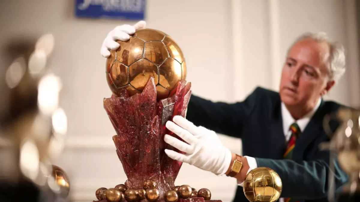 صدام القرن بين ميسي ورونالدو.. أقوى 5 مرشحين للكرة الذهبية السوبر