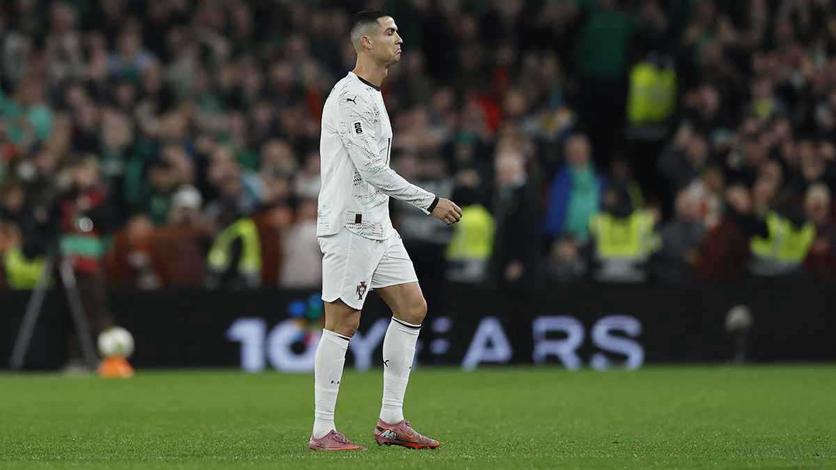 طرد وتقييم صادم.. ليلة كارثية لكريستيانو رونالدو في أيرلندا (فيديو وصور)