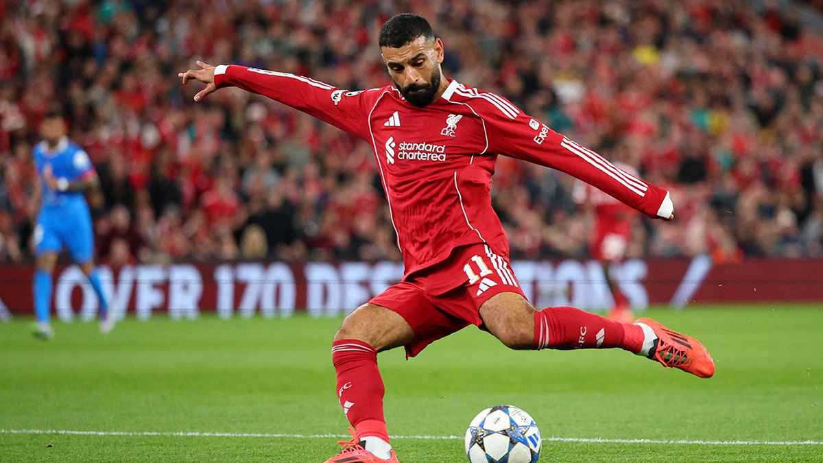 ظهور “مجسم” لمحمد صلاح في طريق المتحف المصري الجديد (فيديو)