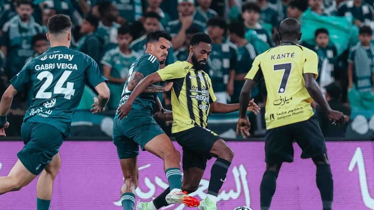 قبل ديربي جدة.. نادي الاتحاد يسخر من الأهلي بنتيجة لقاء “8-2” (صورة)