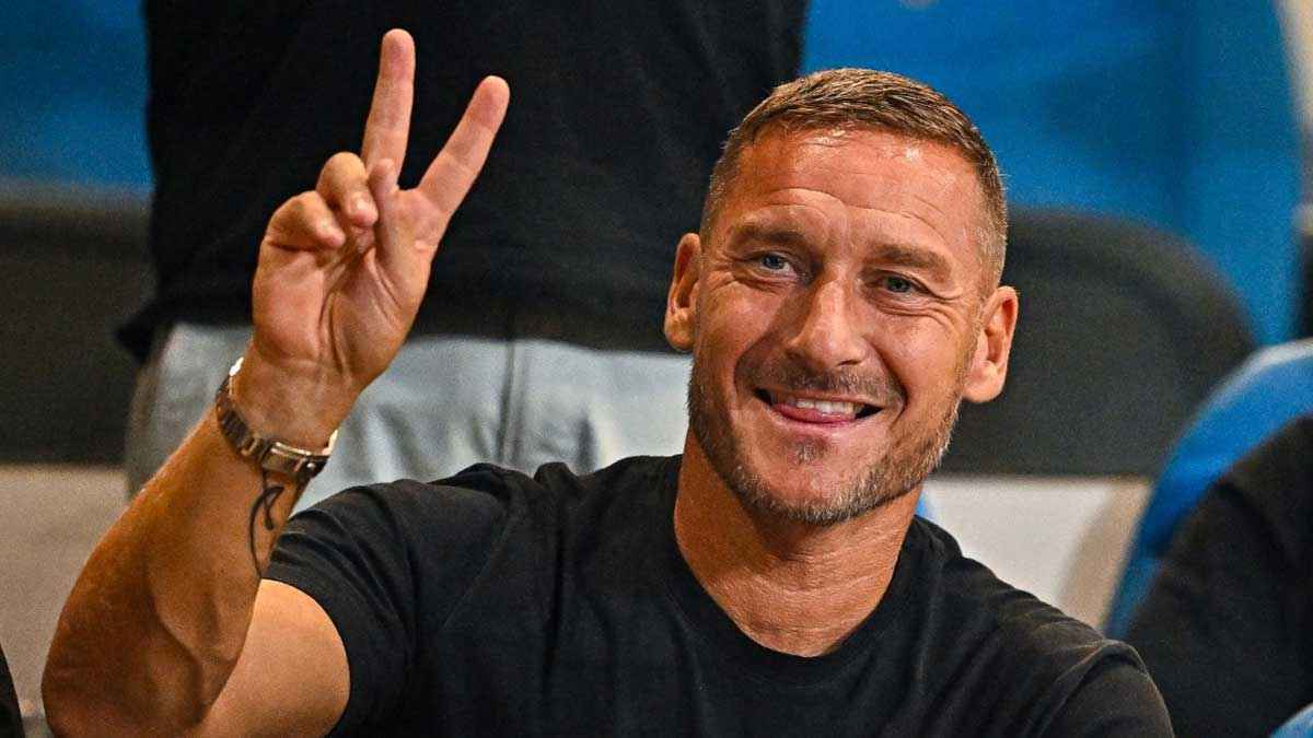 لإهماله ابنته.. التحقيق مع توتي أسطورة روما الإيطالي