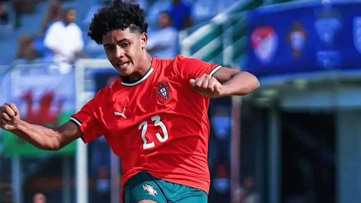 لم يظهر بالرقم “7”.. لماذا تخلى كريستيانو جوينور عن رقم والده الشهير؟