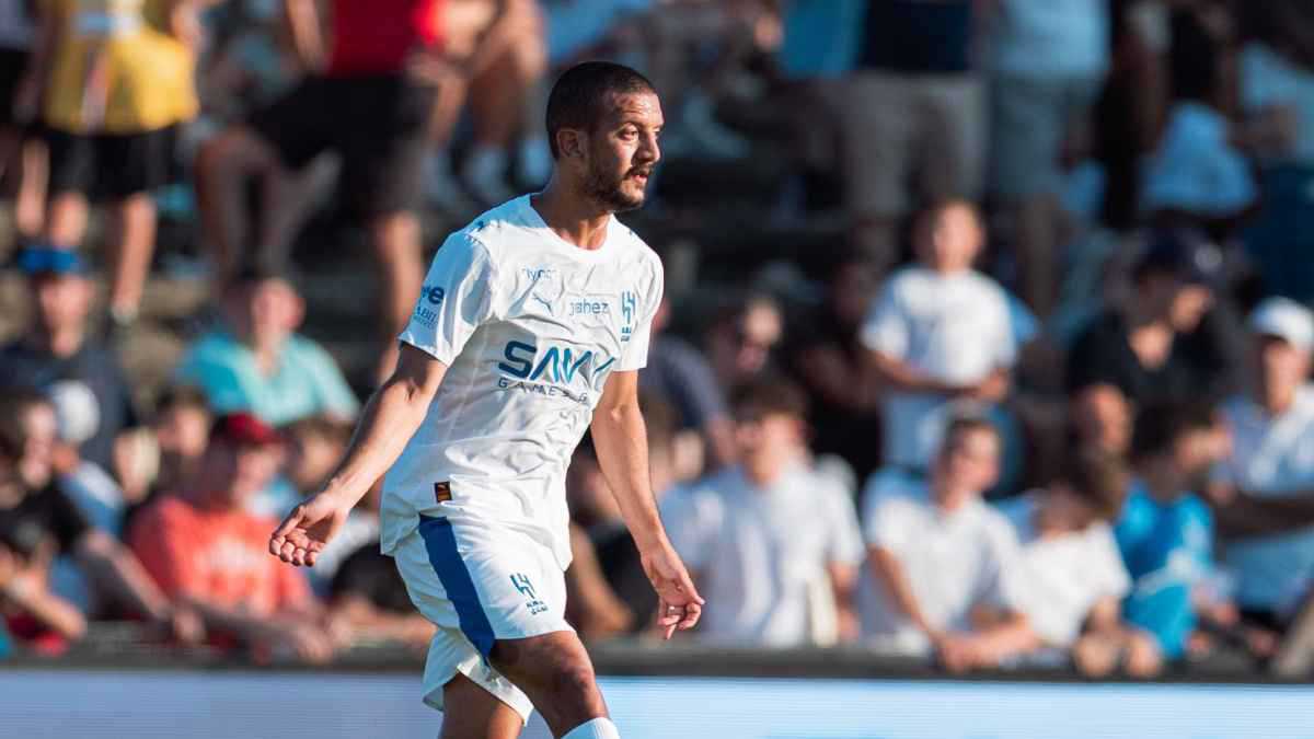 لن أضحي بنصف راتبي.. نجم الهلال يرد بقوة على رئيس نادي الخلود (فيديو)