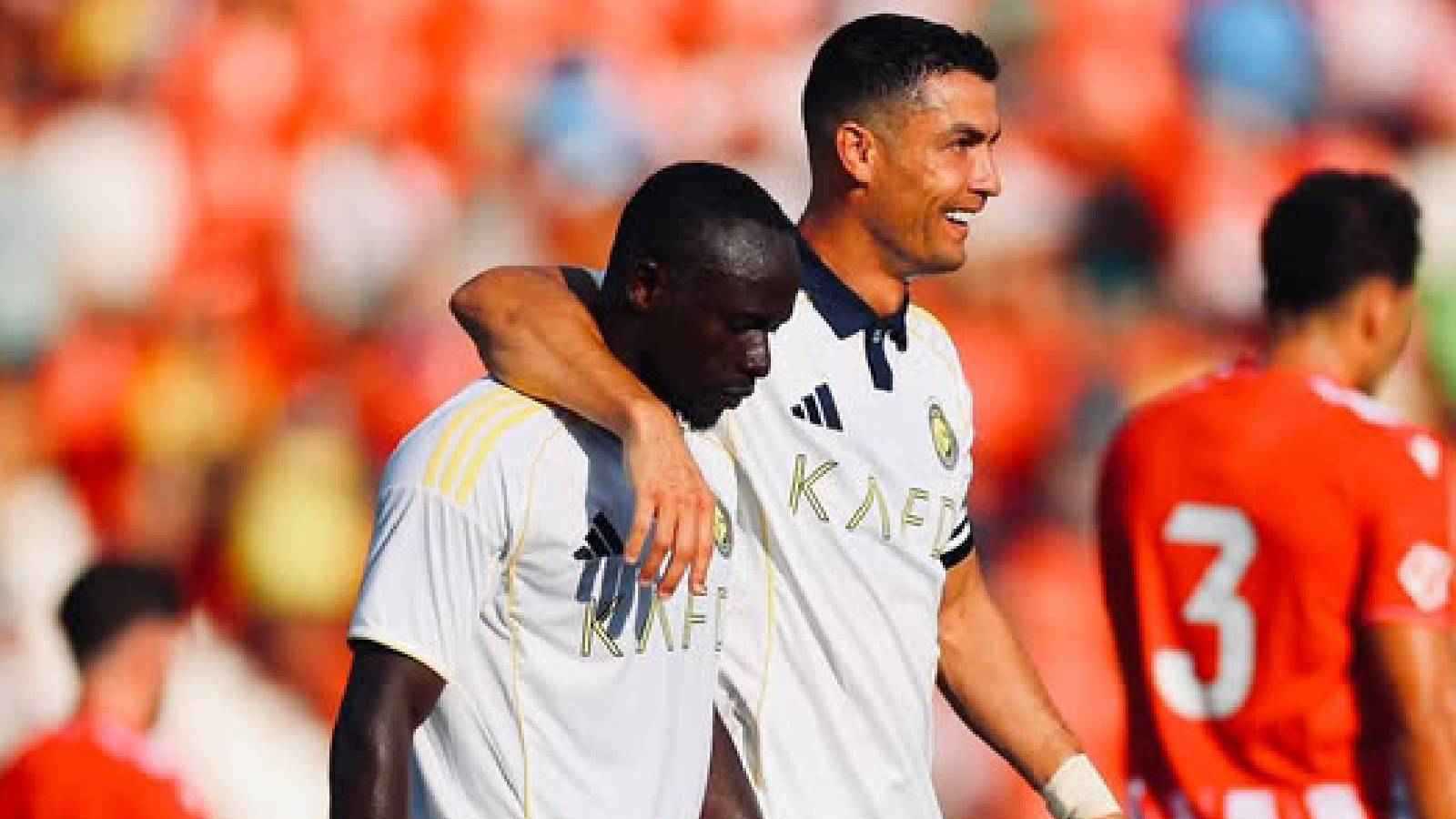 ليس رونالدو أو ميسي.. اللاعب الوحيد الذي يحتفظ ماني بقميصه في منزله