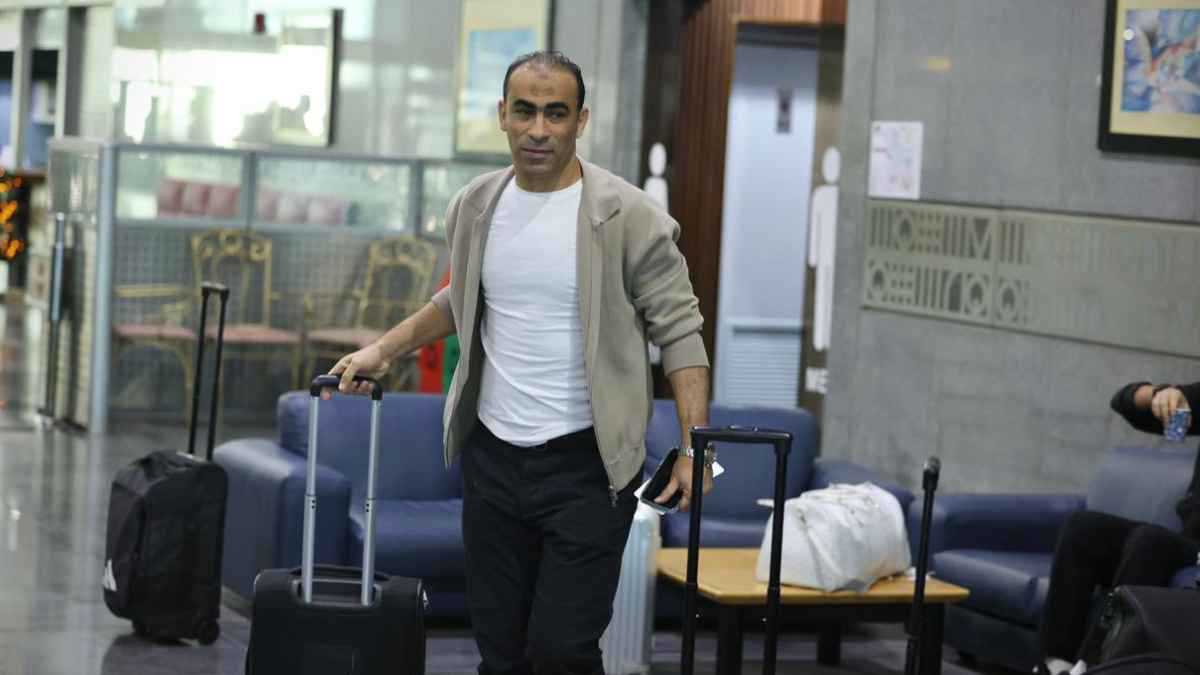 ماذا دار بين سيد عبد الحفيظ وحكم مباراة الجيش الملكي في غرفة الملابس؟