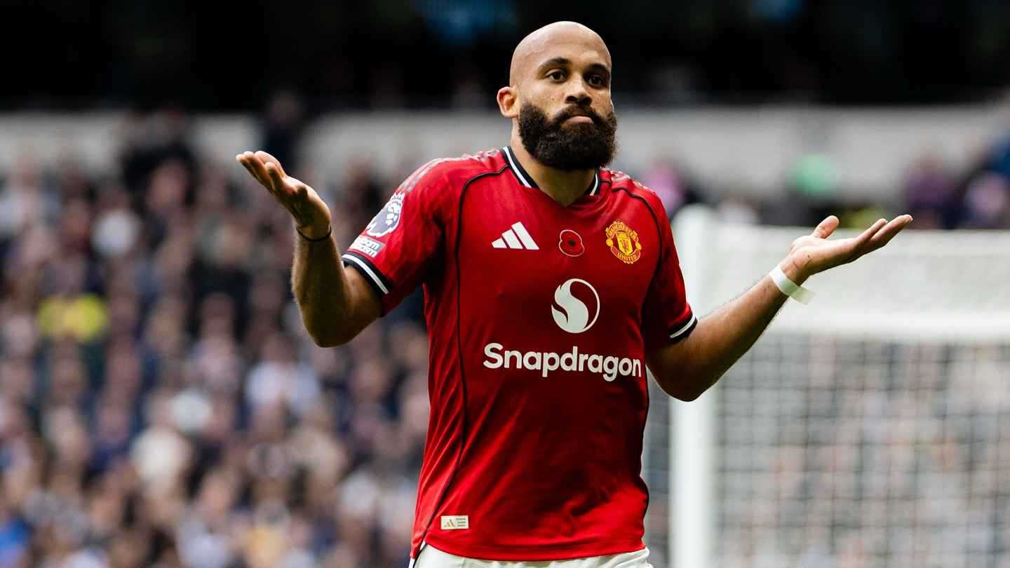 مانشستر يونايتد ينتزع تعادلا دراماتيكيا من توتنهام في الدوري الإنجليزي