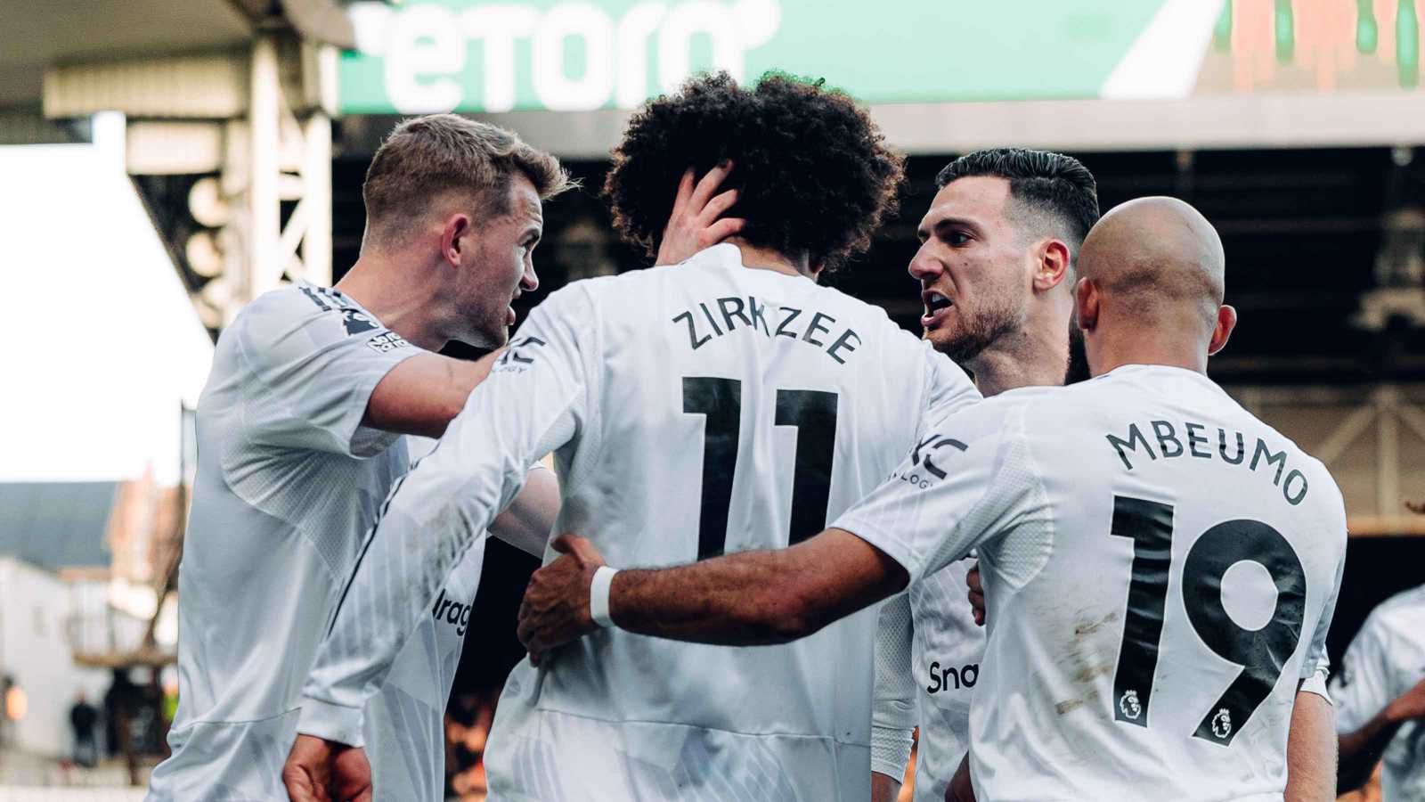 مانشستر يونايتد ينهي سلسلة كريستال بالاس الخرافية على أرضه