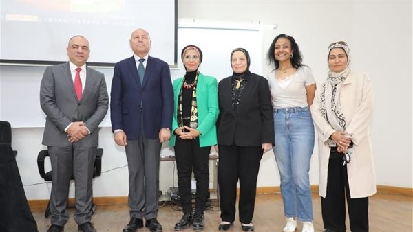 محافظ القاهرة يشهد ملتقى التغيرات المناخية الذي أقامه المعهد العالي للفنون التطبيقية