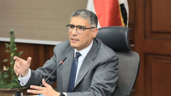 محافظة الجيز تعلن استقبال 64 طلبًا من مواطنين بالعجوزة لإحلال واستبدال التوك توك بالمركبات الجديدة