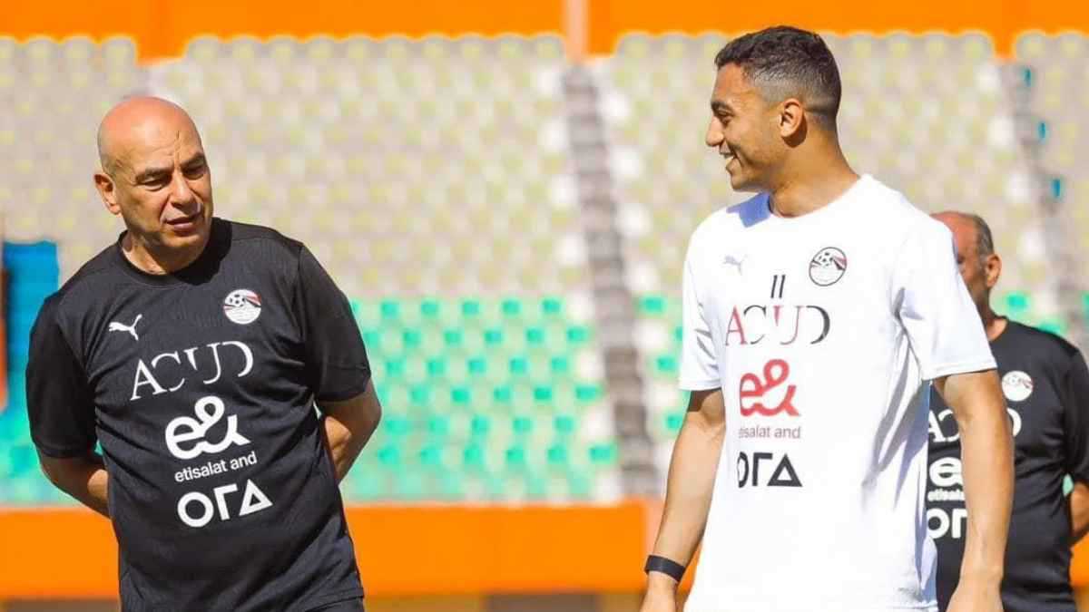 محترفان وربع.. غضب عارم بعد “إهانة” حسام حسن لمهاجم منتخب مصر