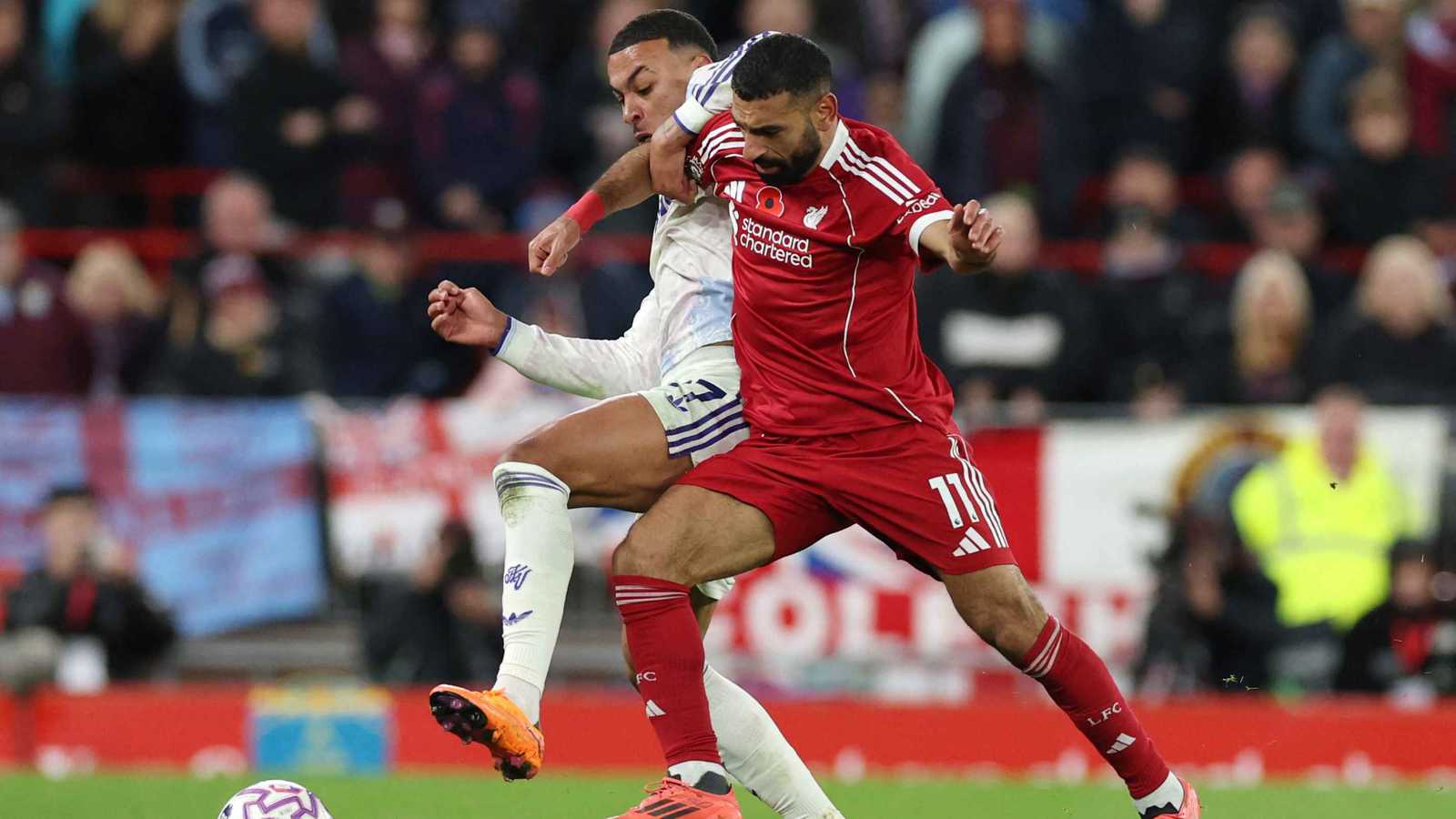 محمد صلاح يقود ليفربول لتخطي “الفترة الكارثية” على حساب أستون فيلا (فيديو)