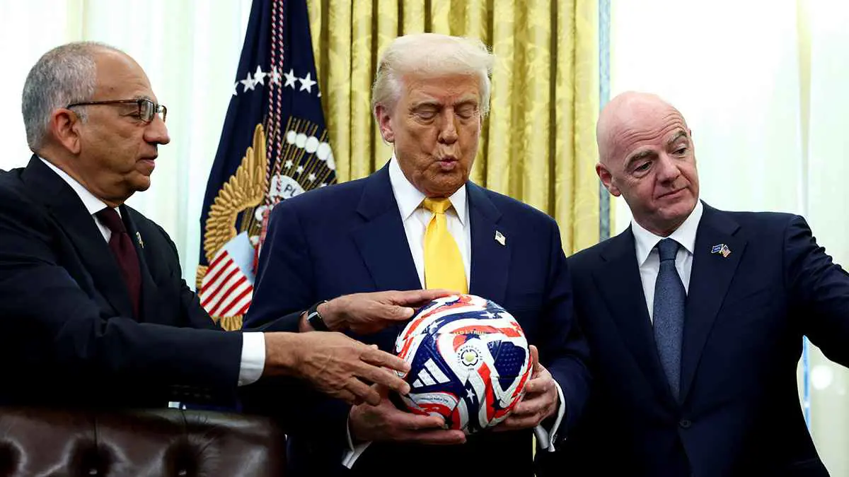 ترامب وجياني إنفانتينو رئيس الفيفا