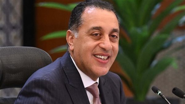 مدبولي يتفقد أعمال إعادة إحياء منطقة درب اللبانة بالقاهرة التاريخية