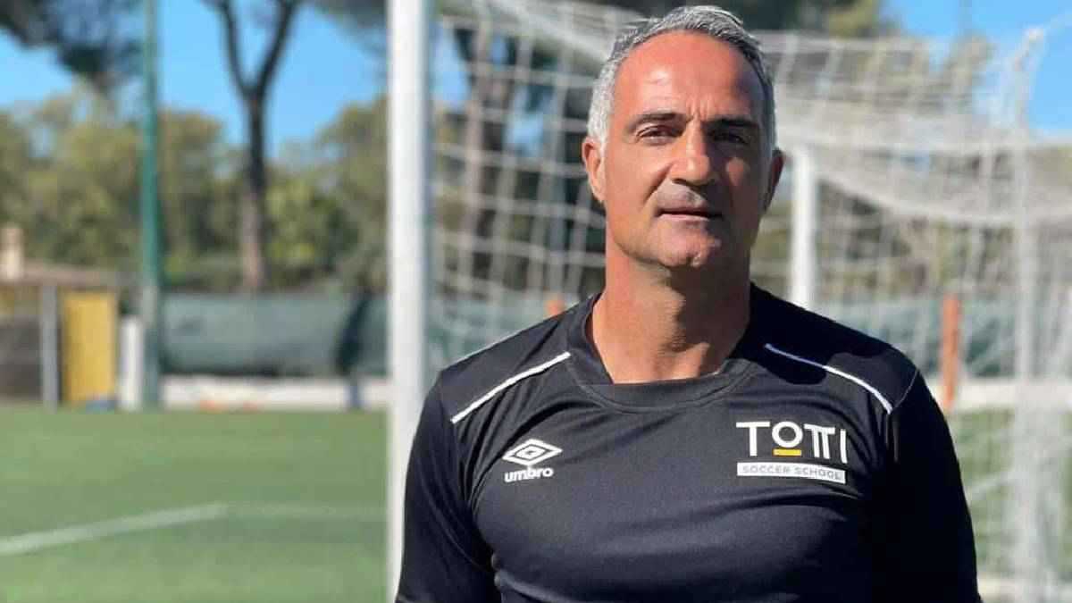 مدرب حراس النصر السعودي ينضم إلى منتخب الجزائر