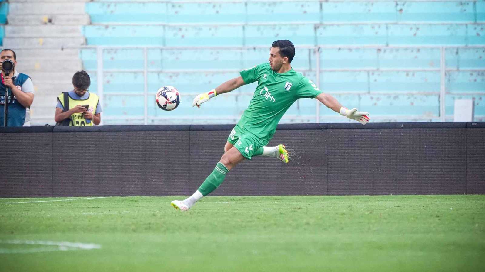 مدرب منتخب تونس يدعو أيمن دحمان للمساءلة بسبب مشادة مع حكم مباراة الترجي