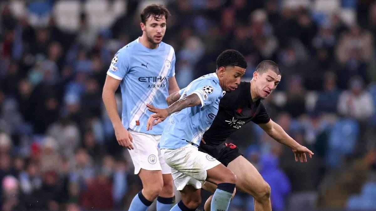 مستوى كارثي.. أكثر لاعب أثار استياء جمهور مانشستر سيتي بعد الخسارة أمام ليفركوزن