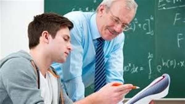 مصادر تكشف مفاجأة بشأن حقيقة تحويل الدراسة أونلاين