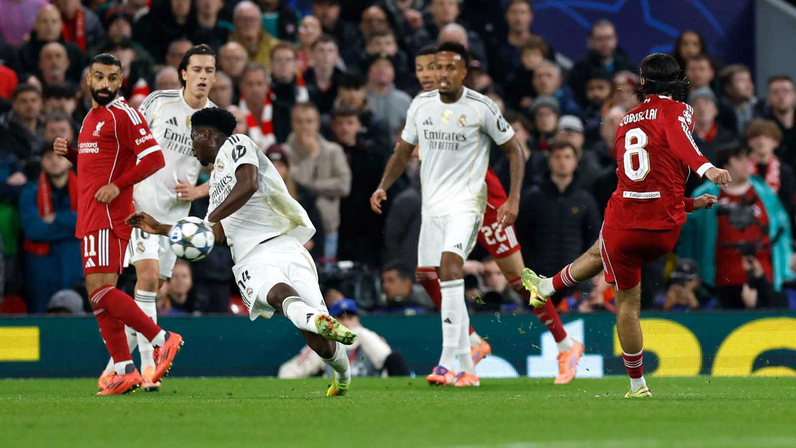 مفاجأة.. “أرشيفو فار” يحسم الجدل حول ضربة جزاء ليفربول الملغاة أمام ريال مدريد