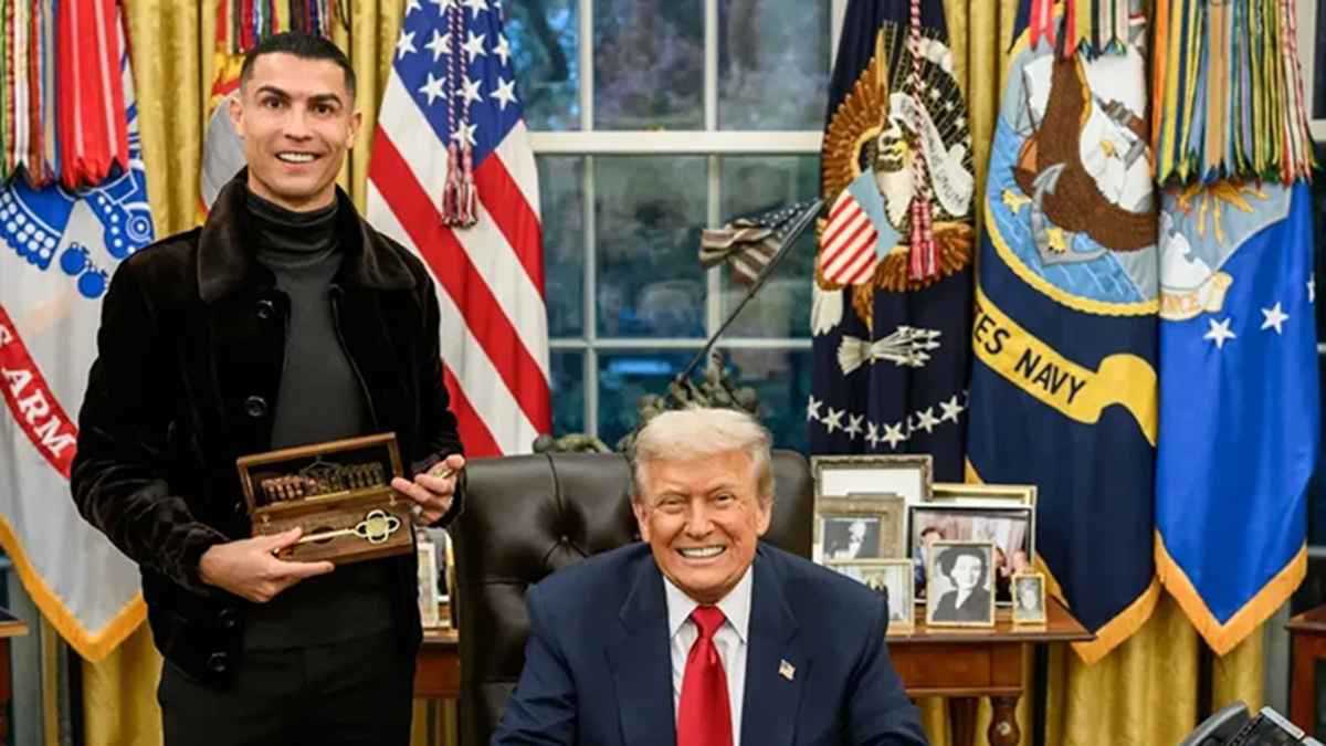“مفتاح” لا يقدر بثمن.. مفاجآت بشأن هدية ترامب لكريستيانو رونالدو