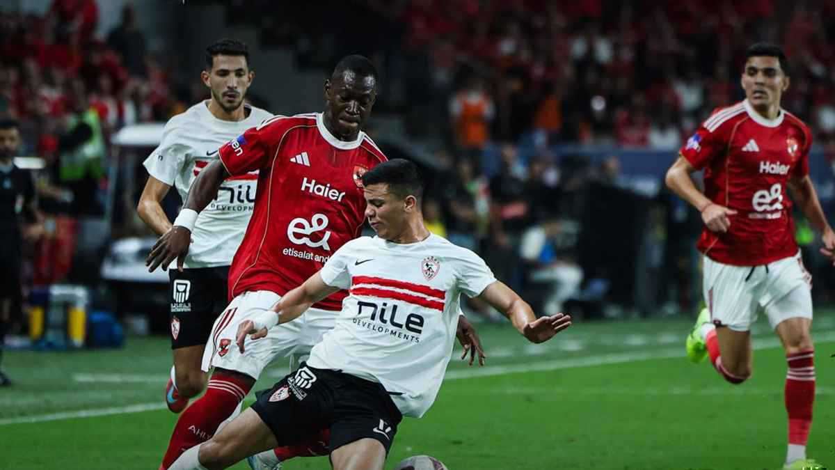 هل يدفع الزمالك ثمن رحيل نجم الأهلي المصري؟