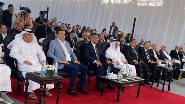 وزارة الصناعة تطلق رسمياً فعاليات المهرجان الدولي الثامن للتمور بالواحات البحرية