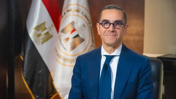 وزير الاستثمار والتجارة الخارجية يناقش مع سكرتير عام منظمة الدول الثماني الإسلامية ترتيبات استضافة مصر لاجتماع وزراء تجارة المجموعة في ديسمبر