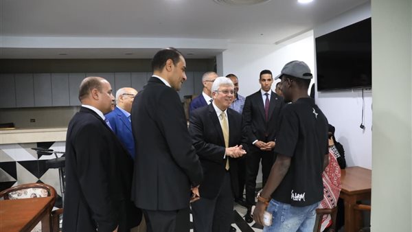 وزير التعليم العالي يوجّه بتطوير الخدمات المقدمة للمواطنين