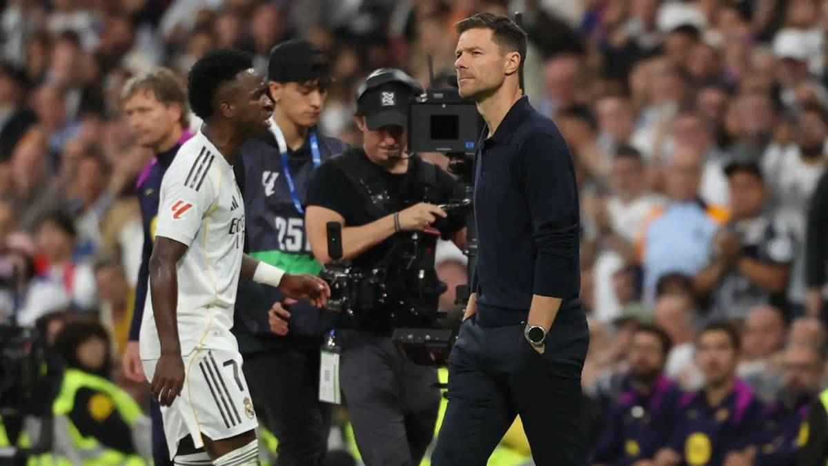 وقف معه.. من الشخص الذي منع ألونسو من معاقبة فينيسيوس جونيور؟