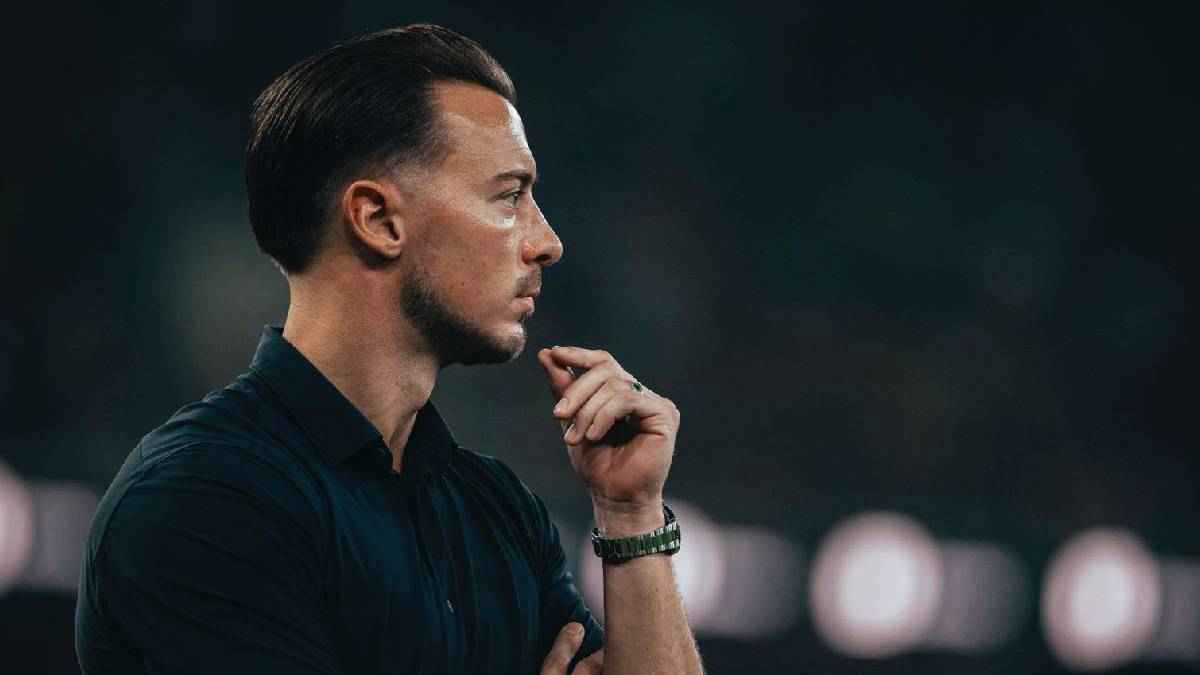 يايسله “يصفع” كونسيساو.. ردود فعل غاضبة تجاه مدرب الاتحاد السعودي