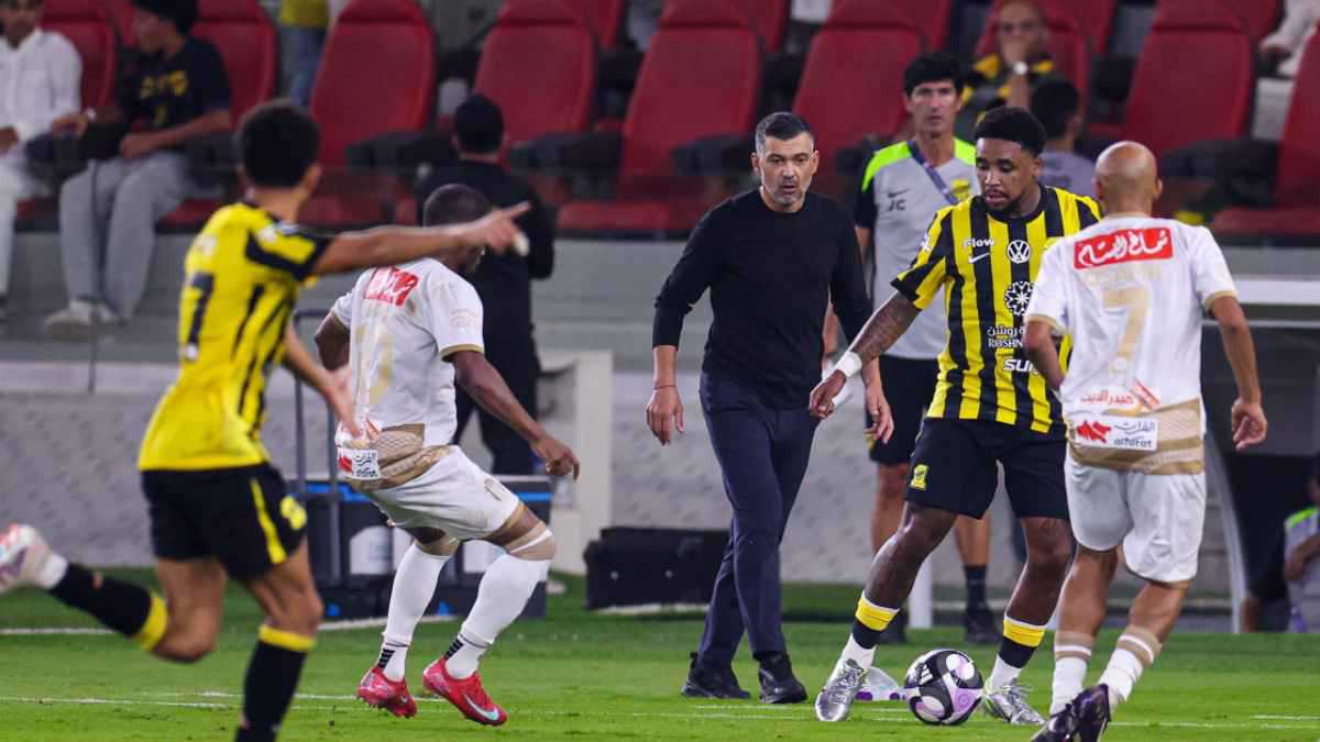 يجب إبعاد هذا اللاعب فورا.. أسطورة الاتحاد يوجه طلبا لكونسيساو (فيديو)