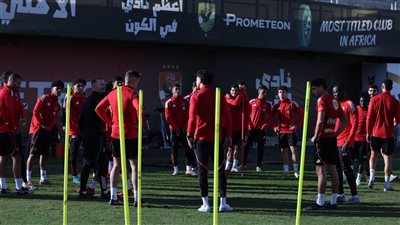 محاضرة فنية وتدريبات بدنية.. الأهلي يواصل استعداداته لمباراة إنبي في كأس العاصمة