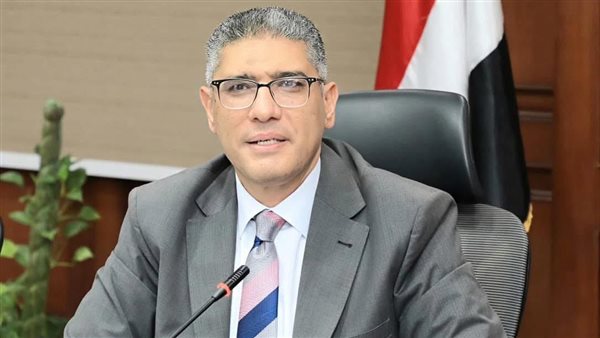 محافظة الجيزة تغلق كيانات مخالفة بالعمرانية وكرداسة وتنفذ حملات انضباطية مكثفة بشوارع إمبابة