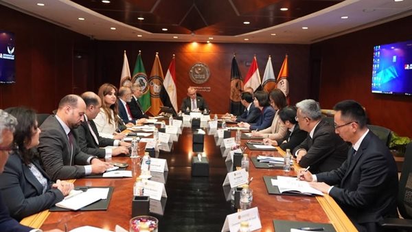 رئيس الرقابة المالية يستقبل كبير قضاة المحكمة العليا بشنغهاي لبحث فرص التعاون