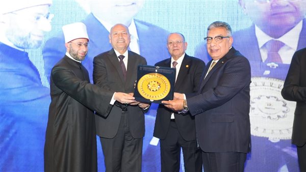 محافظ القاهرة يشهد حفل توزيع جائزة محمد ربيع ناصر للبحث العلمي في دورتها الثامنة لعام 2025 للباحثين والعلماء