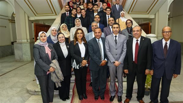 وزيرة التنمية المحلية تزور كلية التجارة بجامعة القاهرة وتلتقي بأعضاء هيئة التدريس