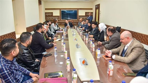 هيئة الدواء المصرية تبحث مع ممثلي الصيدليات تعزيز ضوابط صرف الأدوية المخدرة