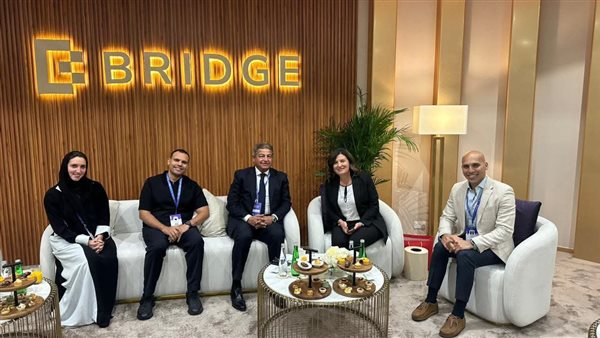 على هامش قمة بريدج 2025 بالإمارات.. خالد عبدالعزيز يعقد سلسلة لقاءات لتعزيز التعاون الإعلامي