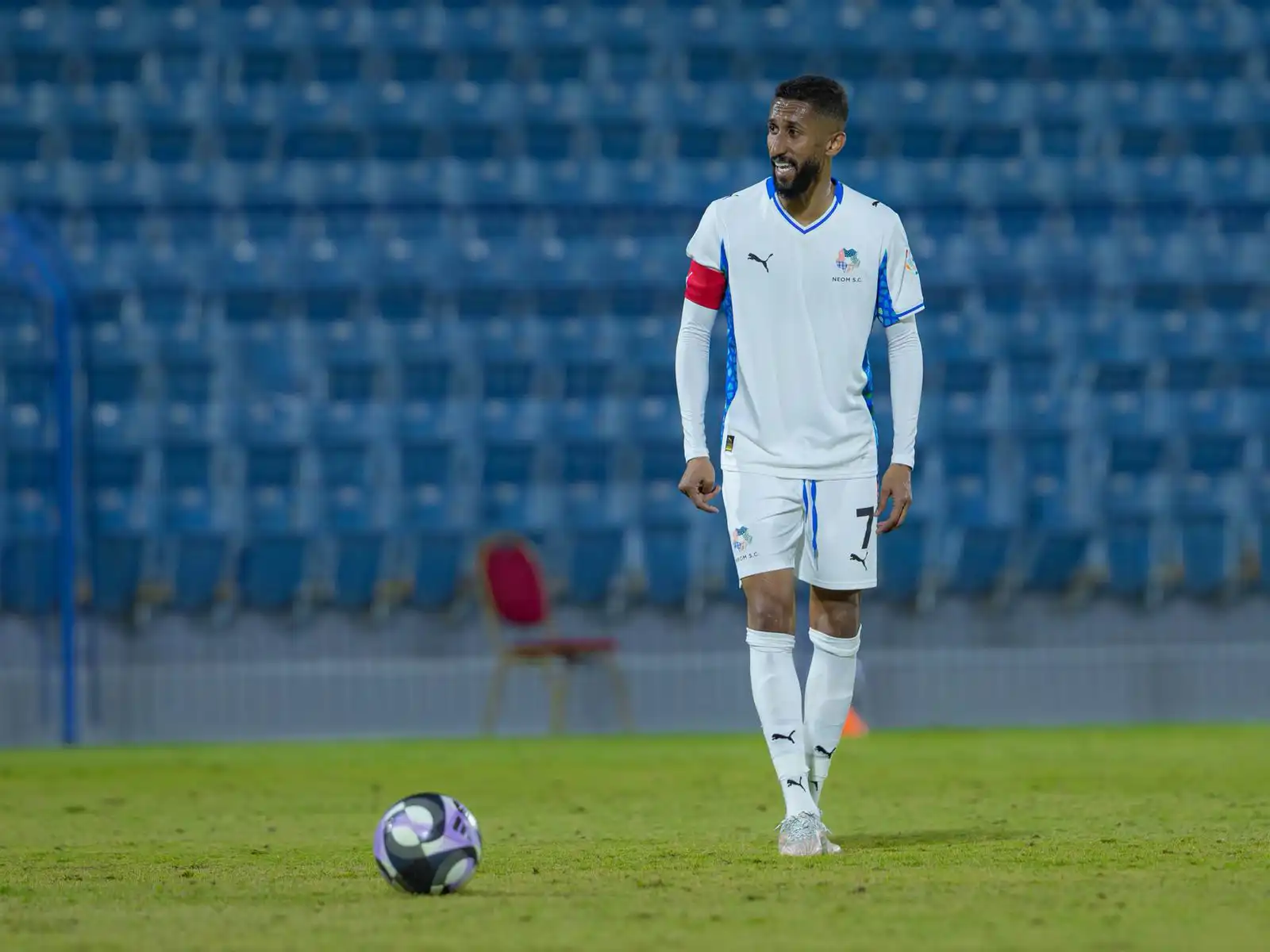 سلمان الفرج لاعب نيوم السعودي