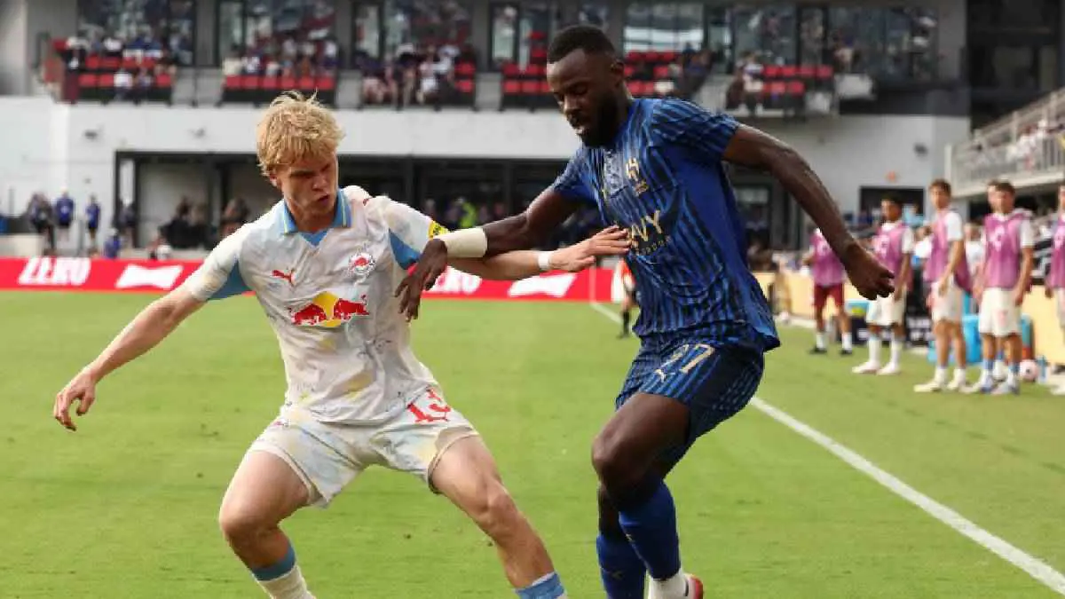 حسان تمبكتي في مباراة الهلال ورد بول سالزبورغ