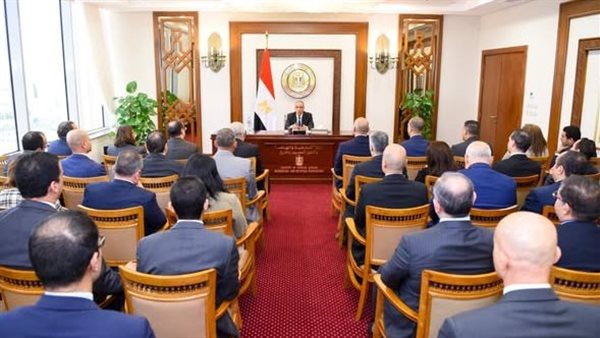 وزير الخارجية يجتمع مع قيادات الوزارة من الدرجات الوسطى لمتابعة سير العمل بالوزارة