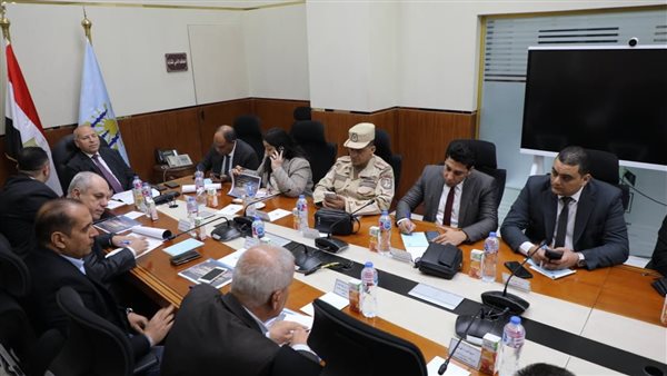 محافظ القاهرة يترأس اجتماع غرفة عمليات متابعة إعادة انتخابات النواب 2025