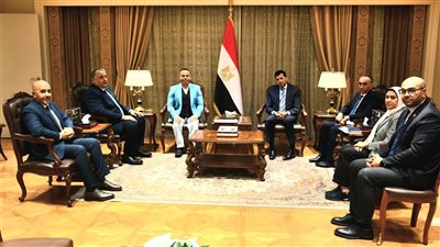 وزير الرياضة يلتقي البطل البارالمبي شريف عثمان ويوجه بتذليل العقبات
